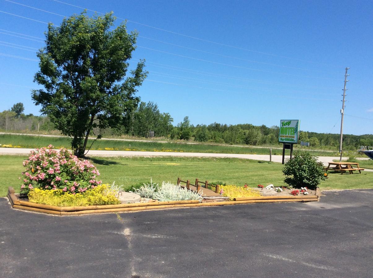 Tay Motel Waubaushene Bagian luar foto