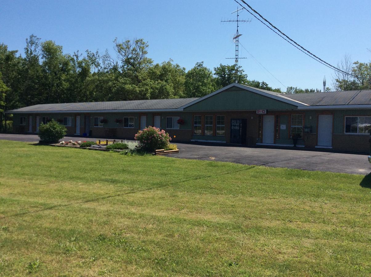 Tay Motel Waubaushene Bagian luar foto