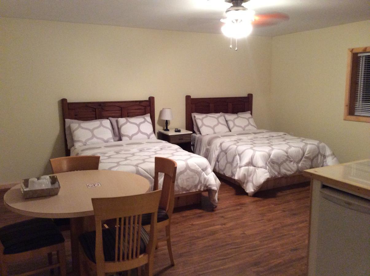 Tay Motel Waubaushene Bagian luar foto